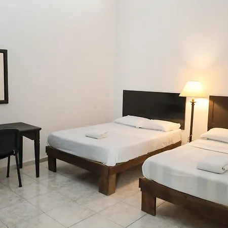 ANTIQUE Guest House Fundidora-2